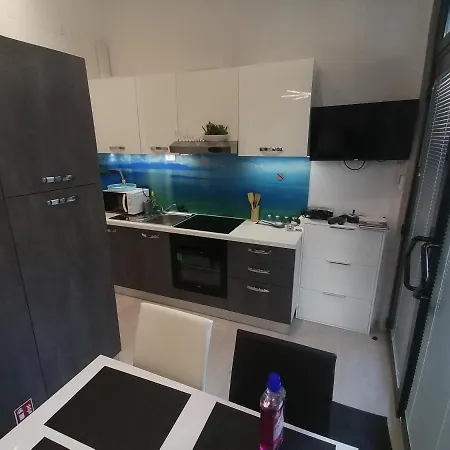 Rose By The & Tennis Courts Apartman Split